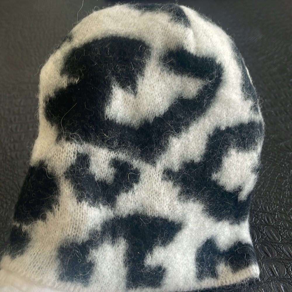 Jocelyn Hat Black & White Beanie Soft Feeling